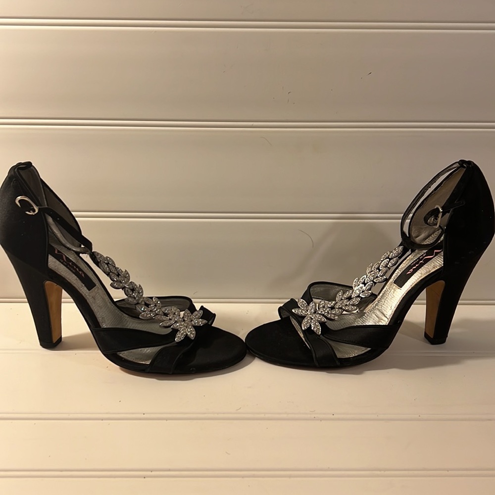 Nina New York Black Satin and Rhinestone shoes..Size 8 M